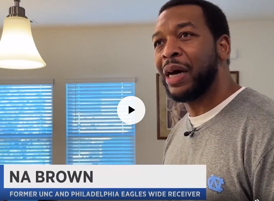 UNC football great says don’t give up on 2023 team Na Brown.