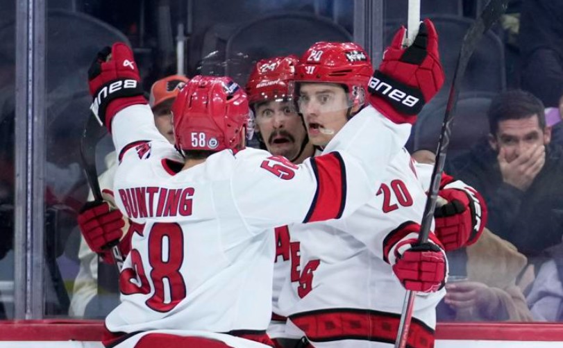 Bunting scores as Carolina Hurricanes beat Philadelphia Flyers 4-1
