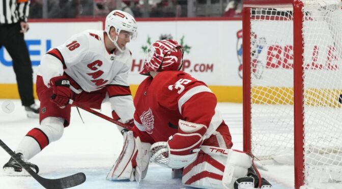 Staal breaks 2nd-period tie as Canes edge Red Wings 2-1