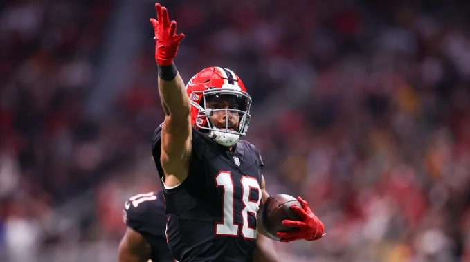 Atlanta Falcons wide receiver Mack Hollins (18) reacts after a catch against the Green Bay Packers in the second half at Mercedes-Benz Stadium. Mandatory Credit: Brett Davis-USA TODAY Sports / Brett Davis-USA TODAY Sports