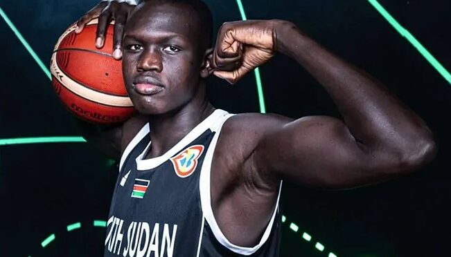 Duke adds 7-foot-2 center Khaman Maluach from South Sudan to talented class