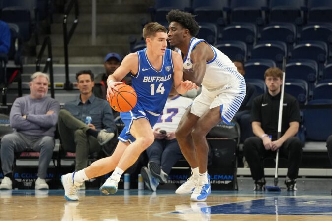 Former Buffalo guard Angelo Brizzi commits to UNC