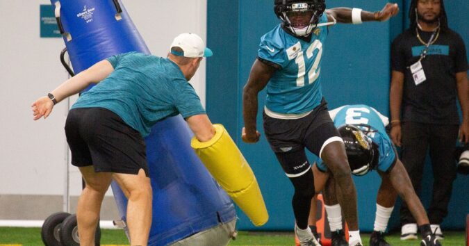Jags 2-way player Travis Hunter returns stronger and fast after knee injury cuts short rookie year