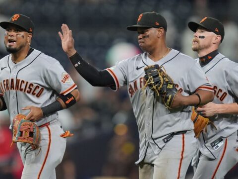 Rookie Susac homers again, Ray wins his 7th straight decision as Giants beat Padres 4-1 Rookie Susac homers again, Ray wins his 7th straight decision as Giants beat Padres 4-1