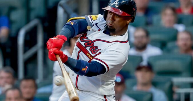 Albies drives in winning run in the 8th, Braves win 4-3 to snap Dodgers 6-game winning streak.