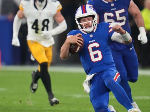 Bills close preseason with 28-27 win over Steelers on Buechele's late 2-point conversion