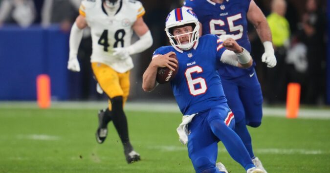 Bills close preseason with 28-27 win over Steelers on Buechele's late 2-point conversion
