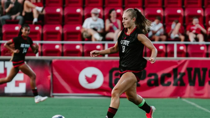 Bordeleau Named IWSOC/USC Forward to Watch Bordeleau Named IWSOC/USC Forward to Watch