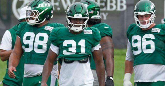 Buccaneers-Jets joint practice turns chippy, with a few fights and a helmet thrown