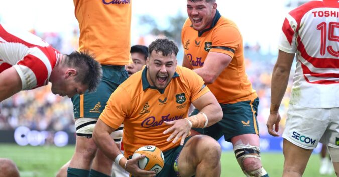 De Lutiis marks 1,000th Wallabies cap with a try as Australia routs Japan 56-17