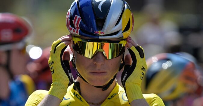Demi Vollering is defending the race leader's yellow jersey on final stage of Women's Tour de France