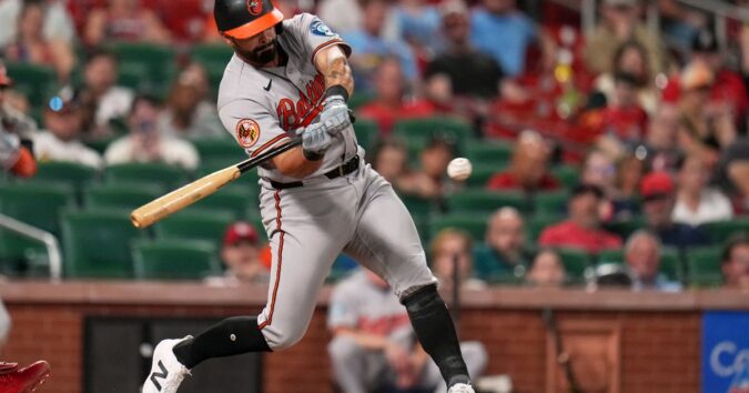 Encarnacion-Strand hits tiebreaking RBI double in the 9th as Orioles outlast Cardinals 8-7