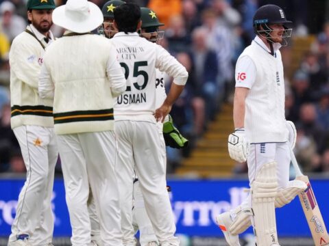 England all out for 409 and takes 238-run lead over struggling Pakistan in first test England all out for 409 and takes 238-run lead over struggling Pakistan in first test