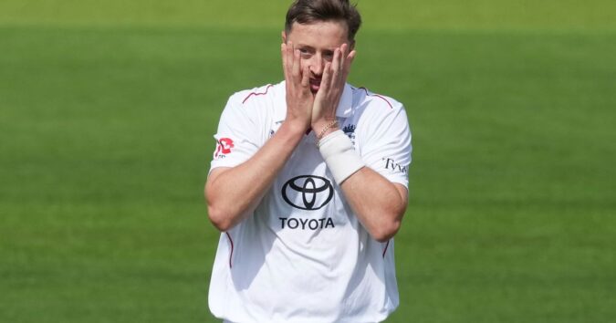 England eyes series win after Pakistan slumps to 53-3 in a 389 chase at Lord's