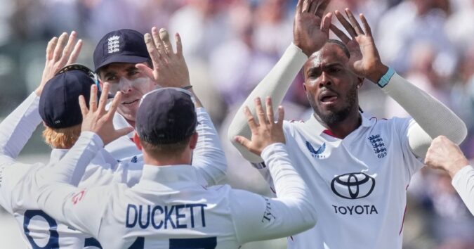 England leaves Pakistan 16-2 by lunch after being bowled out for 290 at Lord's