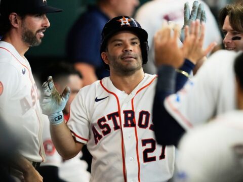 Ernie Clement’s 10th-inning, 2-run homer lifts the Blue Jays past the Astros Ernie Clement’s 10th-inning, 2-run homer lifts the Blue Jays past the Astros