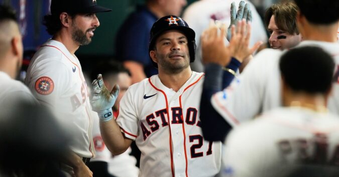Ernie Clement’s 10th-inning, 2-run homer lifts the Blue Jays past the Astros