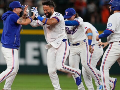Ezequiel Duran has 4 RBIs as Rangers beat Giants 5-4 to end season-worst 6-game losing streak Ezequiel Duran has 4 RBIs as Rangers beat Giants 5-4 to end season-worst 6-game losing streak
