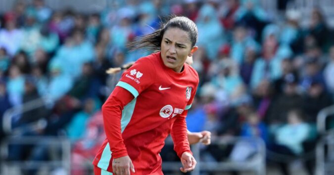 Jacobs' stoppage-time goal gives the Courage a 4-3 win over the Spirit