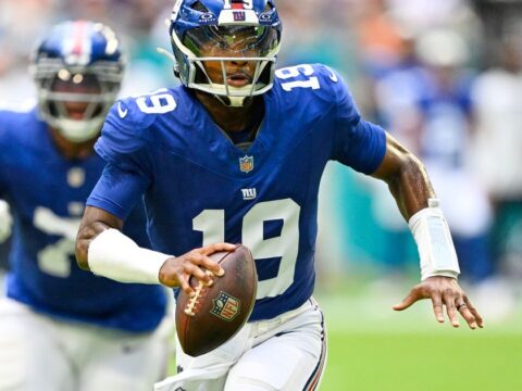 Jameis Winston runs for a touchdown in the Giants' 26-3 preseason win over the Dolphins