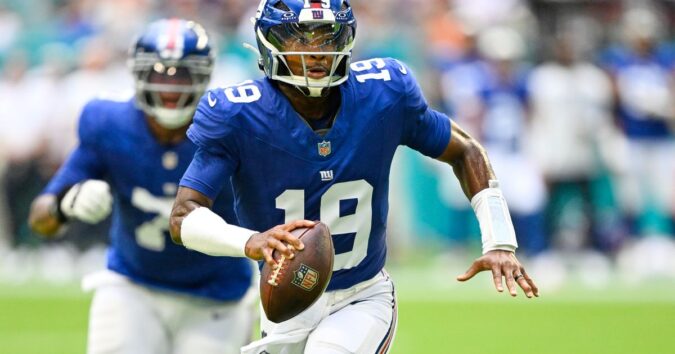 Jameis Winston runs for a touchdown in the Giants' 26-3 preseason win over the Dolphins