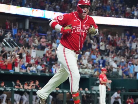 Joc Pederson's 2-run homer in the 6th lifts Rangers past the Orioles 2-1