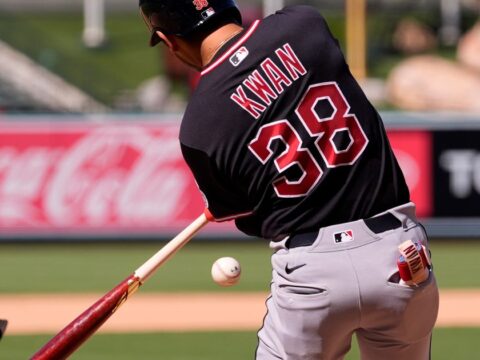 Kwan and Bazzana lift streaking Guardians to 4-3 comeback win over Angels