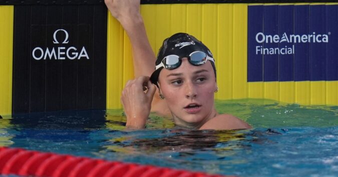 Lani Pallister stuns Katie Ledecky with her first international 800 free loss at Pan Pacs