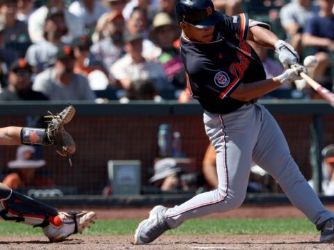 Lee's pinch-hit single in 10th sends Tigers past Giants 3-1 after Melton and Webb duel on mound