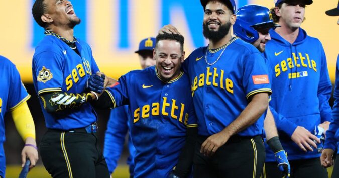 Leo Rivas has RBI single in 10th, Mariners beat Cubs 6-5