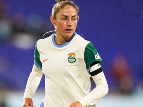Lia Godfrey scores in the Wave's 1-0 road victory over the Spirit