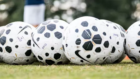 Men's Soccer Opens Season in John Rennie Invitational