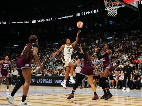 Mitchell scores 29 points before sitting out 4th and Clark adds 24 as Fever beat Tempo 101-95