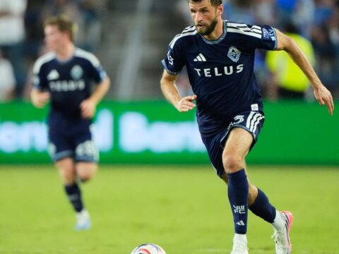 Müller and White score goals, Whitecaps win 3-0, extend Sporting KC’s winless streak to 6 games Müller and White score goals, Whitecaps win 3-0, extend Sporting KC's winless streak to 6 games