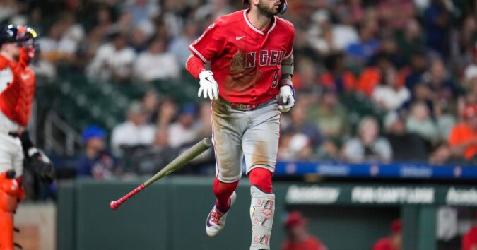 Neto homers in 5-hit, 7-RBI night to help the Angels rout the Astros 18-3