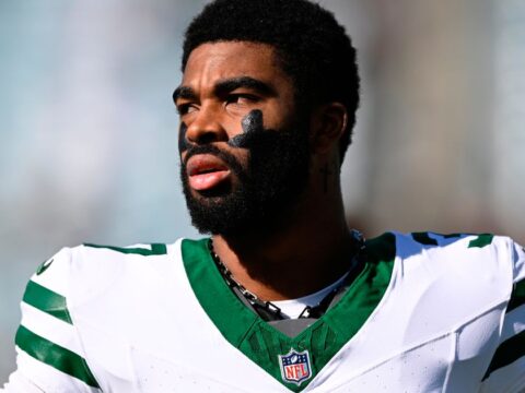 New York Jets’ Qwan’tez Stiggers taken to hospital after briefly losing consciousness at practice New York Jets' Qwan'tez Stiggers taken to hospital after briefly losing consciousness at practice