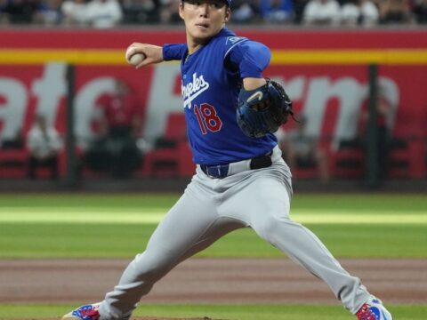 Ohtani's RBI infield single in the 10th helps Dodgers snap 7-game skid, beat D-backs 2-1