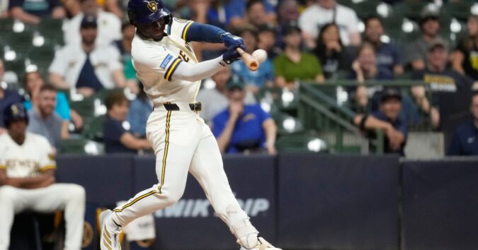 Power surge fuels record-tying night for Brewers in 22-0 rout of Mariners