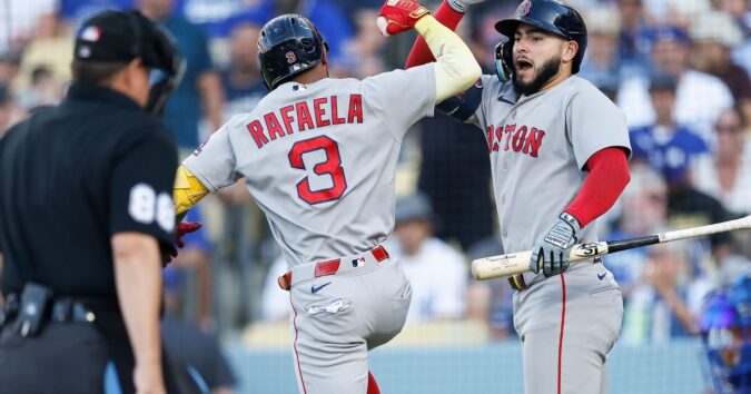 Rafaela hits 2 homers as streaking Red Sox take lead in 8th and edge Yamamoto and Dodgers 3-2