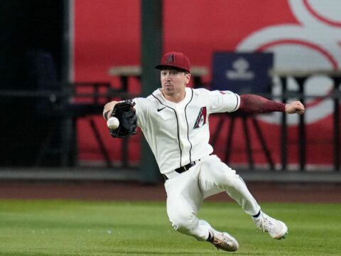 Ryan Waldschmidt hits game-winning 2-run HR with 2 outs in 9th to send D-backs past Cubs 5-4
