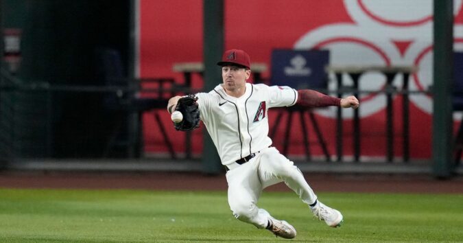 Ryan Waldschmidt hits game-winning 2-run HR with 2 outs in 9th to send D-backs past Cubs 5-4