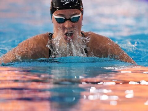 Summer McIntosh storms to Pan Pacs 400 IM title, rebounding from 200 free runner-up finish