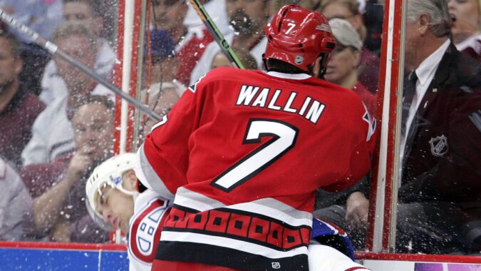 The arrival of a franchise goalie began a glorious run for the Hurricanes in 2006