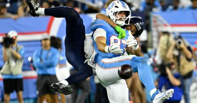 Titans overcome 13-point deficit to beat starter-less Seahawks, 19-16