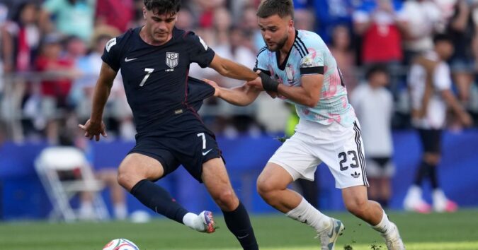 US midfielder Gio Reyna joins French club Strasbourg from Mönchengladbach