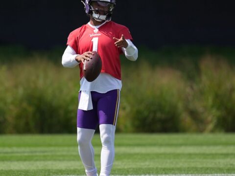 Vikings pick Murray as their starting QB over McCarthy, giving him the rest of camp to get ready