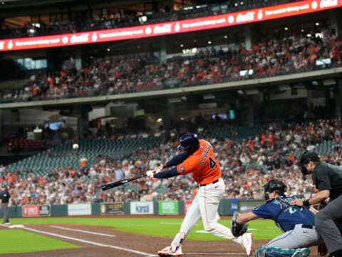 Walker’s 10th-inning 3-run blast lifts the Astros past the Mariners 10-7