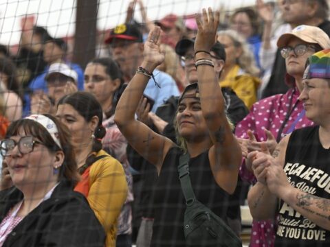 Women’s Professional Baseball League makes a rainy debut in front of enthusiastic crowd Women's Professional Baseball League makes a rainy debut in front of enthusiastic crowd