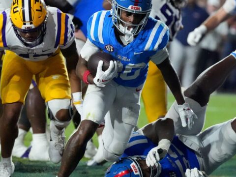 3 of top 4 seeds in the College Football Playoff would be from SEC on bracket based on AP Top 25 3 of top 4 seeds in the College Football Playoff would be from SEC on bracket based on AP Top 25