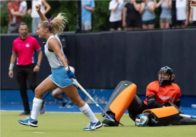 Ferri wins it in shootout, goaltender Skubisz stands as UNC knocks off No. 2 Princeton